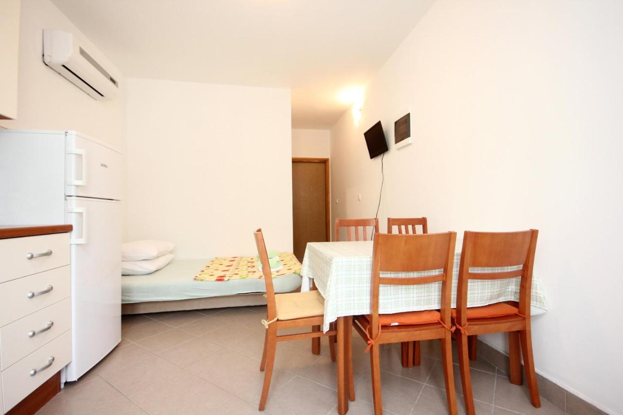 Apartments With A Parking Space Poljica, Trogir - 10010 มารีนา ภายนอก รูปภาพ